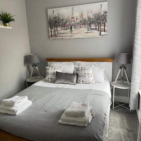 Modern, Spacious And Central Location Aberdare Ngoại thất bức ảnh