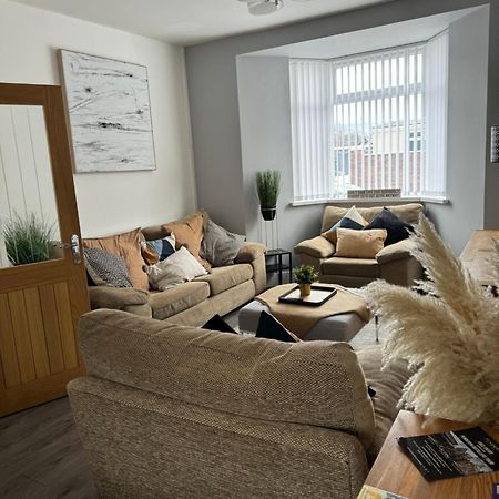 Modern, Spacious And Central Location Aberdare Ngoại thất bức ảnh