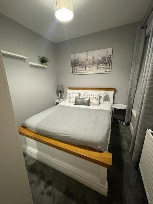 Modern, Spacious And Central Location Aberdare Ngoại thất bức ảnh